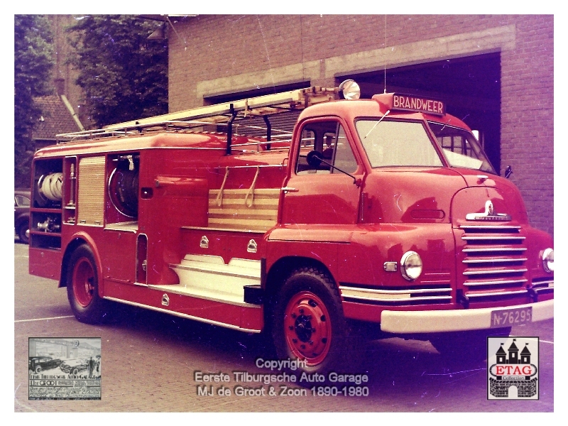 1950 Bedford Brandweerwagen Tilburg N76295 (1d) Kazerne