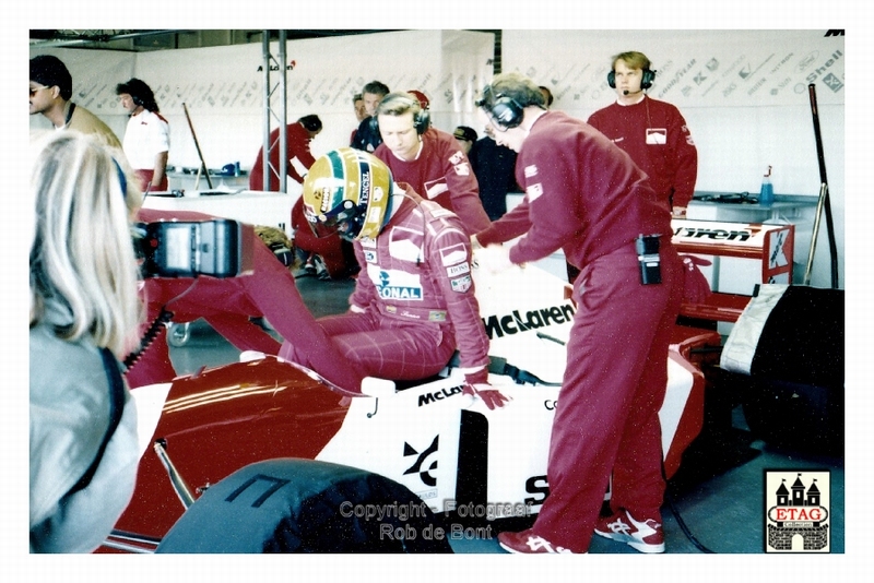 1993 Imola Italie McLaren Honda Ayrton Senna #8 Pit garage0