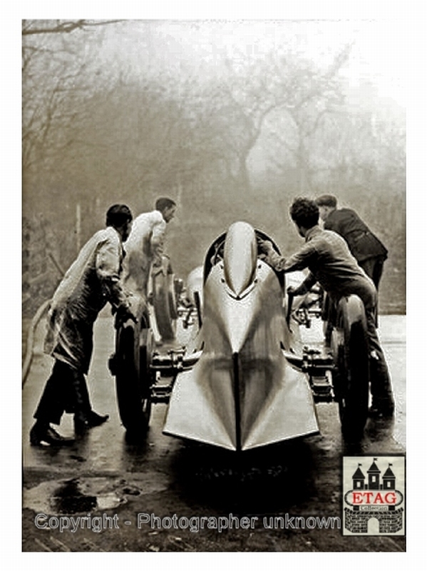 1927 Pendine Sands Bluebird Campbell Recordcar Paddock4