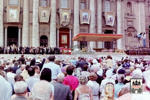 1982 (17) Sint Pieter De Mis begint en iedereen staat op