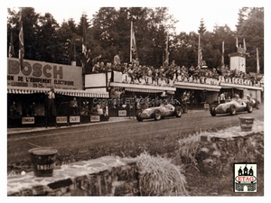 1950 Francorchamps Alfa Fangio #10 Fagioli #12 Passing pits1